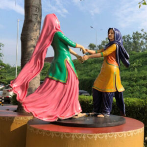 Punjabi Mutiyars Doing Kikli Frp Fiberglass Life Size Statues Image